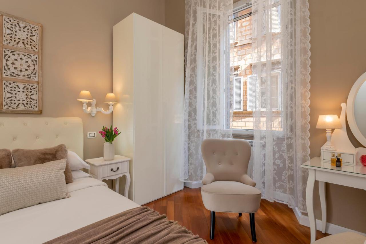 Lovely New Home, Fontana Di Trevi Rome Extérieur photo